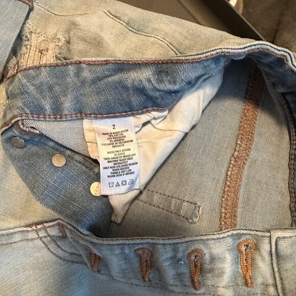 AEROPOSTALE RIPPED/ DISTRESSED SHORTS size 2 - Picture 3 of 7